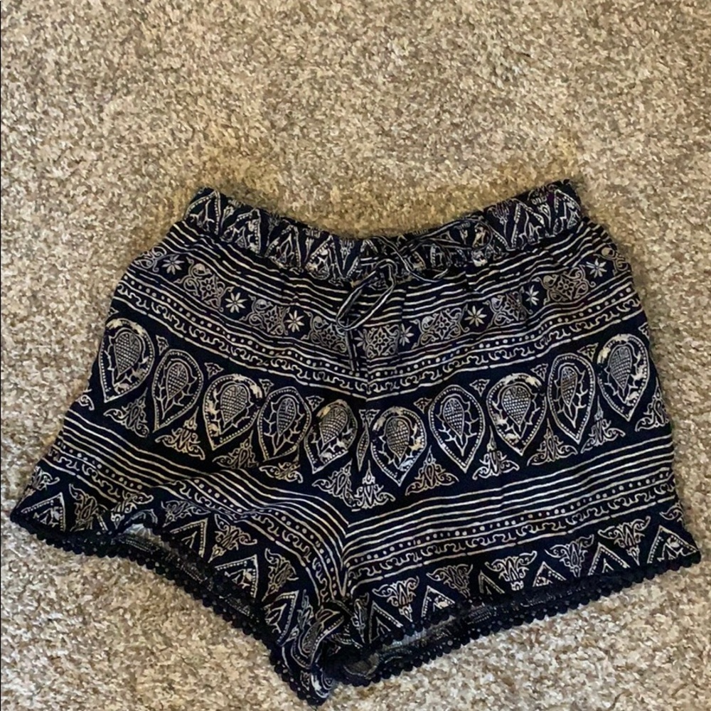 Hollister flowy shorts